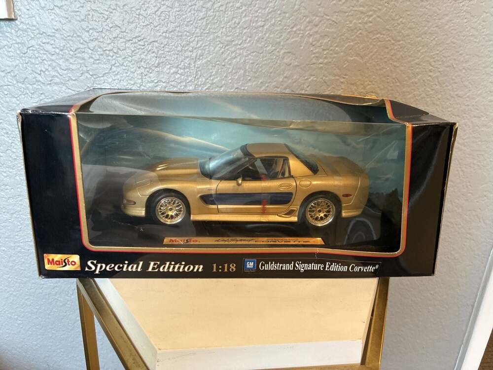 Maisto Special Edition 1:18 Scale 2003 Guldstrand Signature Edition Corvette Die